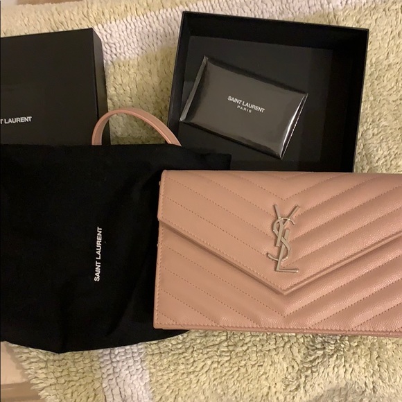 YSL WOC - Picture 4 of 6